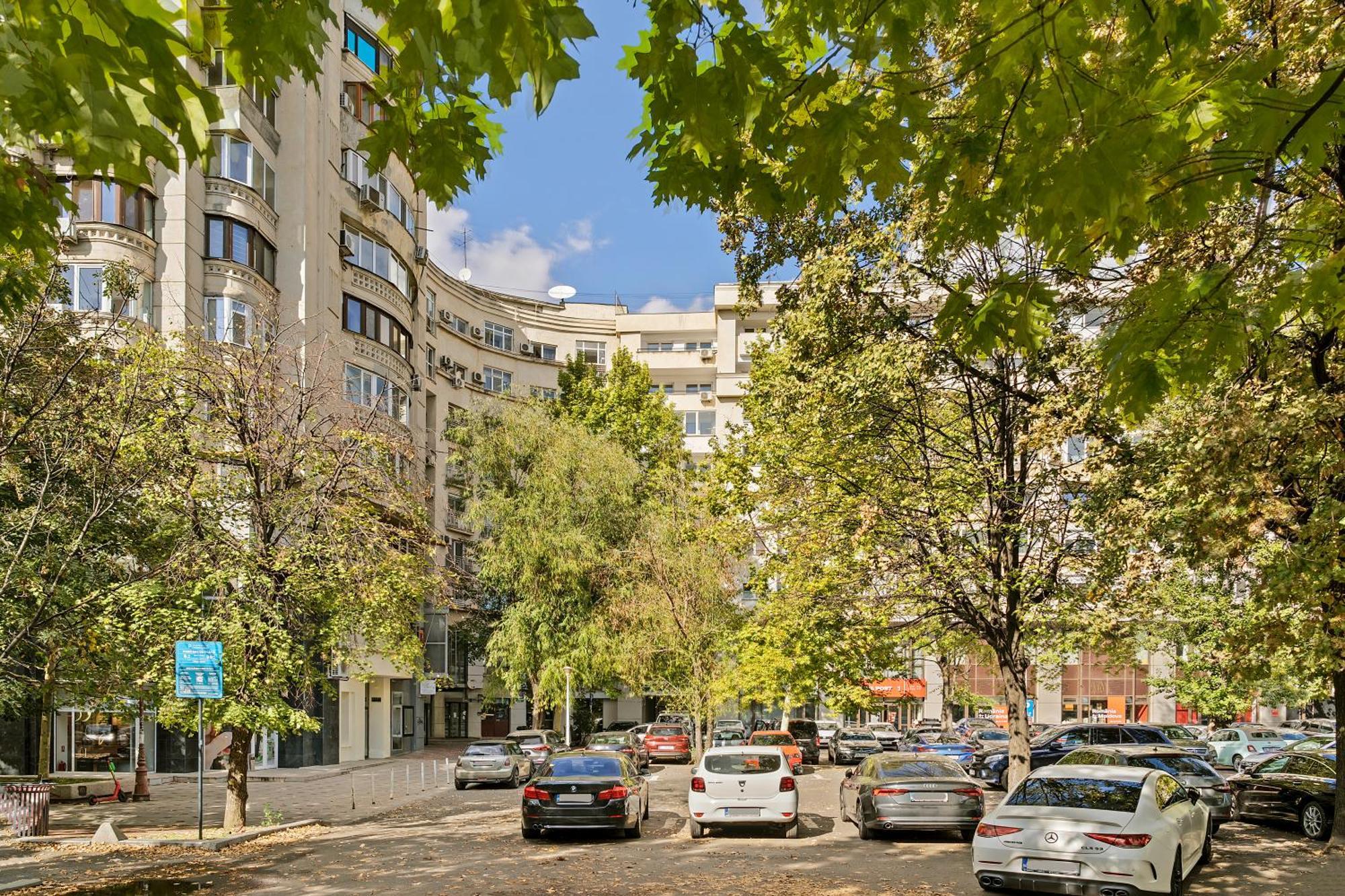 4 Unirii 47 * Bucarest